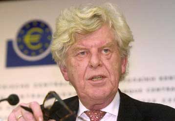 Δύσκολη η εκτίμηση των επιπτώσεων ενός πολέμου στο Ιράκ, υπογραμμίζει η ΕΚΤ