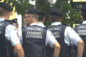 Στοιχεία για ασύλληπτο μέλος της 17Ν φέρεται να καταθέτει μάρτυρας