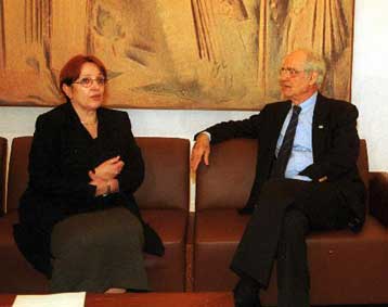 Ενότητα στο αντιπολεμικό συλλαλητήριο του Σαββάτου ζήτησαν Κακλαμάνης, Παπαρήγα