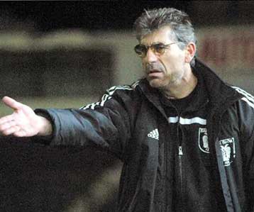 Αναστασιάδης: «Ασπρισαν τα μαλλιά μου με όσα αντιμετωπίζω στην ομάδα»