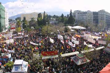 Παλλαϊκή συμμετοχή στα αντιπολεμικά συλλαλητήρια της Αθήνας και άλλων πόλεων