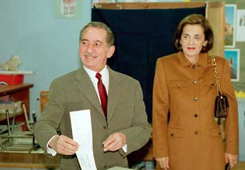 Προβάδισμα Παπαδόπουλου στις προεδρικές εκλογές της Κύπρου δίνουν τα exit poll
