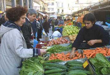Αυξήσεις έως και 70% στα οπωροκηπευτικά και 40% στις τιμές των καυσίμων