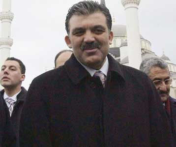 Η Τουρκία ανέβαλε την ψηφοφορία για τις στρατιωτικές διευκολύνσεις προς τις ΗΠΑ