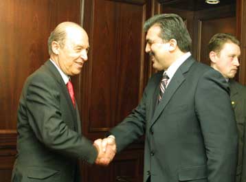Απόψεις για την αντιμετώπιση της ιρακινής κρίσης αντήλλαξαν Σημίτης-Γκιουλ