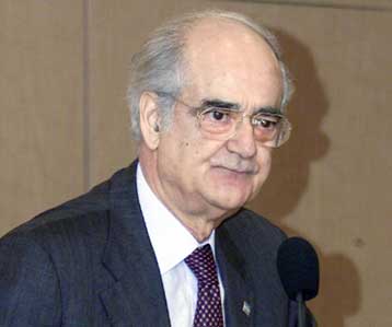 Η τρομοκρατία δεν αντιμετωπίζεται με πόλεμο, είπε ο Απ.Κακλαμάνης στο Ινδό ομόλογό του