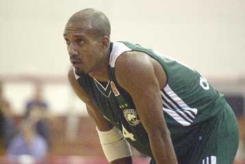 Λιγότερα προβλήματα για Ομπράντοβιτς – Αποφεύγει το χειρουργείο ο Αριελ ΜακΝτόναλντ