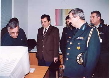 Διακόσιες γυναίκες θα στελεχώσουν τις Στρατολογικές Υπηρεσίες εντός του 2003