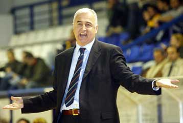 Δίκαια χάσαμε, παραδέχθηκε ο προπονητής της ΑΕΚ μιλώντας για τον αγώνα με τον ΠΑΟΚ