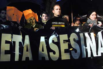 Στη σύλληψη 14 μελών της βασκικής οργάνωσης ΕΤΑ προχώρησε η ισπανική αστυνομία