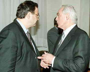 Στη δεύτερη φάση, της επιλογής τελικού αναδόχου, προχωρά ο διαγωνισμός για τη ΔΕΠΑ