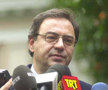 Τις οικονομικές συνέπειες από τις πρόσφατες εξελίξεις συζήτησαν Σημίτης-Χριστοδουλάκης