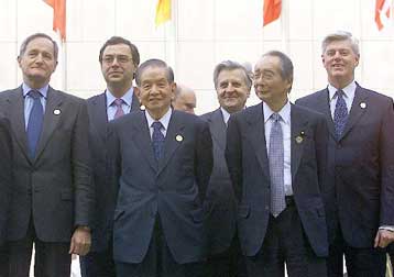 Τον κώδωνα του κινδύνου για τα ελλείμματα των ΗΠΑ κρούουν οι Ευρωπαίοι της G7