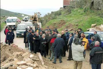 Κυβερνητικό κλιμάκιο επισκέφθηκε τις πληγείσες από την κακοκαιρία Κυκλάδες