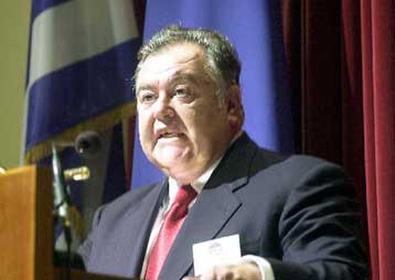 Κίνδυνος «λουκέτων» στις εταιρείες από την αύξηση των επιτοκίων, εκτιμά η ΚΕΕΕ