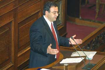 Μέτρα για την τόνωση της ανταγωνιστικότητας προανήγγειλλε ο Νίκος Χριστοδουλάκης