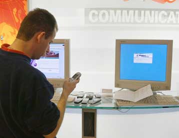 Τέλος στη δωρεάν αποστολή μηνυμάτων MMS βάζουν οι εταιρείες κινητής τηλεφωνίας