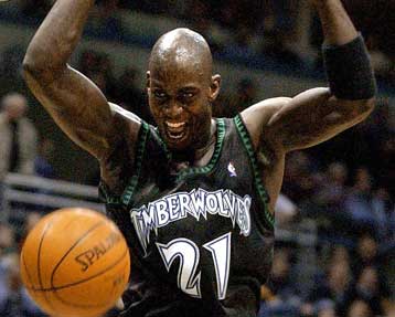 Σπουδαία εκτός έδρας νίκη των Μινεσότα Τίμπεργουλβς επί των Μπακς με 117-114