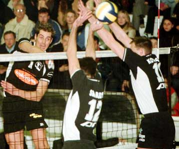 Απρόσμενη ήττα για την Νίκαια, νίκες για τους υπόλοιπους πρωτοπόρους