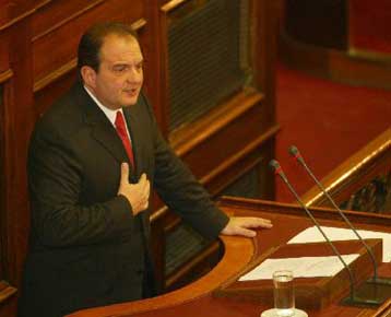 Προτάσεις για την αντιμετώπιση της κρίσης στο Ιράκ κατέθεσε στη Βουλή ο Κ.Καραμανλής