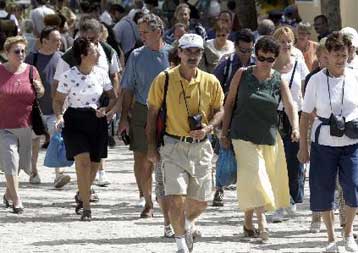 Περισσότεροι Γάλλοι τουρίστες αναμένονται στην Ελλάδα το 2003