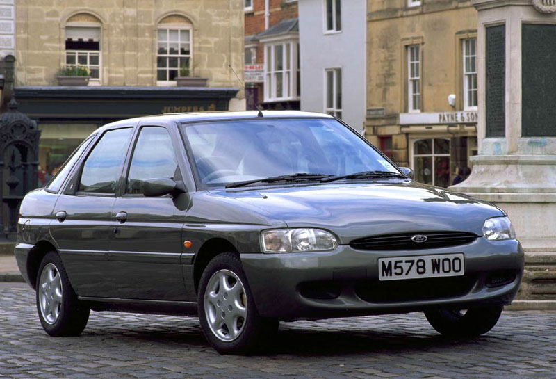 Διεθνής ανάκληση 441.000 Ford Escort και Mercury Tracer