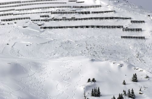 Τρεις νεκροί σε χιονοστιβάδα χτύπησε ορειβάτες στις ελβετικές Άλπεις