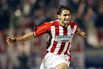 Παρών ο Πατσατζόγλου στο ματς του Ολυμπιακού με την Προοδευτική