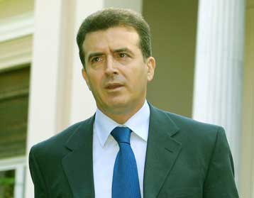 «Όχι» σε μικροκομματική εκμετάλλευση της δίκης της 17Ν λέει ο υπουργός Δημόσιας Τάξης