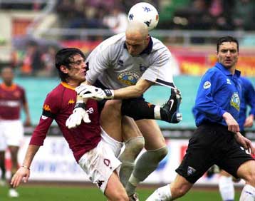 Γλίτωσε τον… διασυρμό η Μίλαν απομακρύνθηκε όμως από την κορυφή