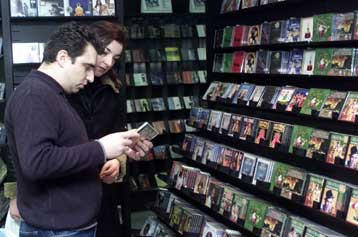 Δύο δεκαετίες ζωής κλείνουν φέτος τα μουσικά CD