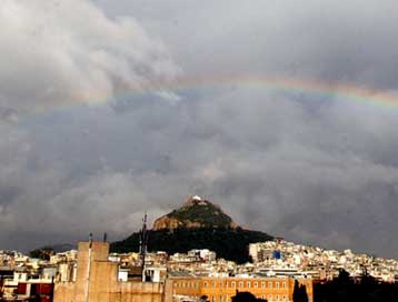Πρόσκαιρη επιδείνωση του καιρού προβλέπουν οι μετεωρολόγοι για την Τρίτη