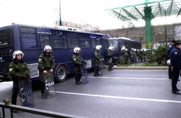 Αυξημένα μέτρα ασφαλείας για τα ματς Ολυμπιακού-ΑΕΚ και Πανιωνίου-Παναθηναϊκού