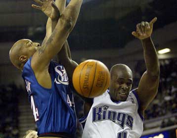 Το Σακραμέντο σταμάτησε το σερί των εννέα επιτυχιών της Φιλαδέλφεια στο ΝΒΑ