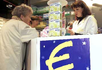 Στο χαμηλότερο επίπεδο της εξαετίας η καταναλωτική εμπιστοσύνη στη Γαλλία το Φεβρουάριο