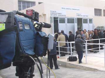 Αίτημα τηλεοπτικής κάλυψης της δίκης της 17Ν στο τέλος της δεύτερης ημέρας