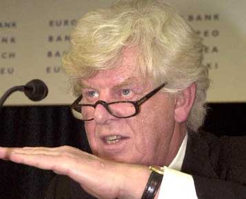 Σε ύφεση ο τομέας υπηρεσιών στην ευρωζώνη το Φεβρουάριο