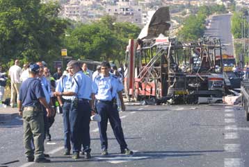 Δεκαπέντε νεκροί και δεκάδες τραυματίες από έκρηξη σε λεωφορείο στην Χάιφα
