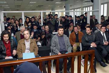 Διπλό «όχι» για την τηλεοπτική κάλυψη της δίκης και για τη σύνθεση του δικαστηρίου
