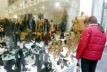 Αύξηση 8,9% σημείωσαν οι λιανικές πωλήσεις το 2002