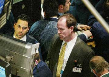 Πτωτική τροχιά διαγράφει η Γουόλ Στριτ την Πέμπτη