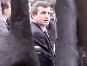 Για παρερμηνεία των δηλώσεών του περί 17Ν έκανε λόγο πρεσβευτής των ΗΠΑ στην Αθήνα