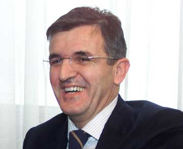 Ο Σβέτοζαρ Μάροβιτς εξελέγη ο πρώτος πρόεδρος της Σερβίας-Μαυροβουνίου
