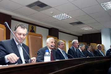 Aπόφαση για την ένσταση αναρμοδιότητας και καταθέσεις μαρτύρων στη δίκη της 17Ν