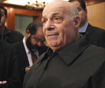 Συνεπής στις επαφές του ο Τάσσος Παπαδόπουλος, όχι και ο Ντενκτάς