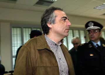 «Αμερικανοί στρατιωτικοί και όχι οι τουριστές ήταν ο στόχος μας» λέει ο Κουφοντίνας