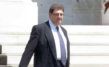 Ολοκληρώνεται η προμήθεια των νέων μέσων μαζικής μεταφοράς, δηλώνει ο υπ.Μεταφορών