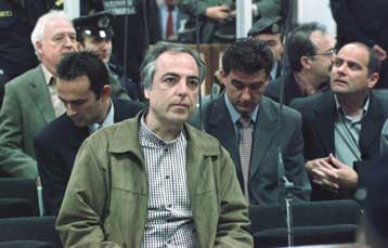 Απορρίπτει τις αιτιάσεις περί πολιτικών εγκλημάτων της 17Ν η πολιτική αγωγή