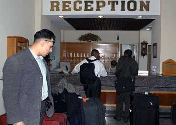 Μέτρα για την ενίσχυση των επιχειρήσεών τους εν όψει του πολέμου ζητούν οι ξενοδόχοι