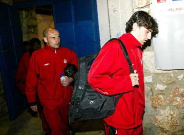 Νέα προβλήματα για τον Ολυμπιακό με τραυματισμούς των Μαυρογενίδη, Βενετίδη, Αντζα